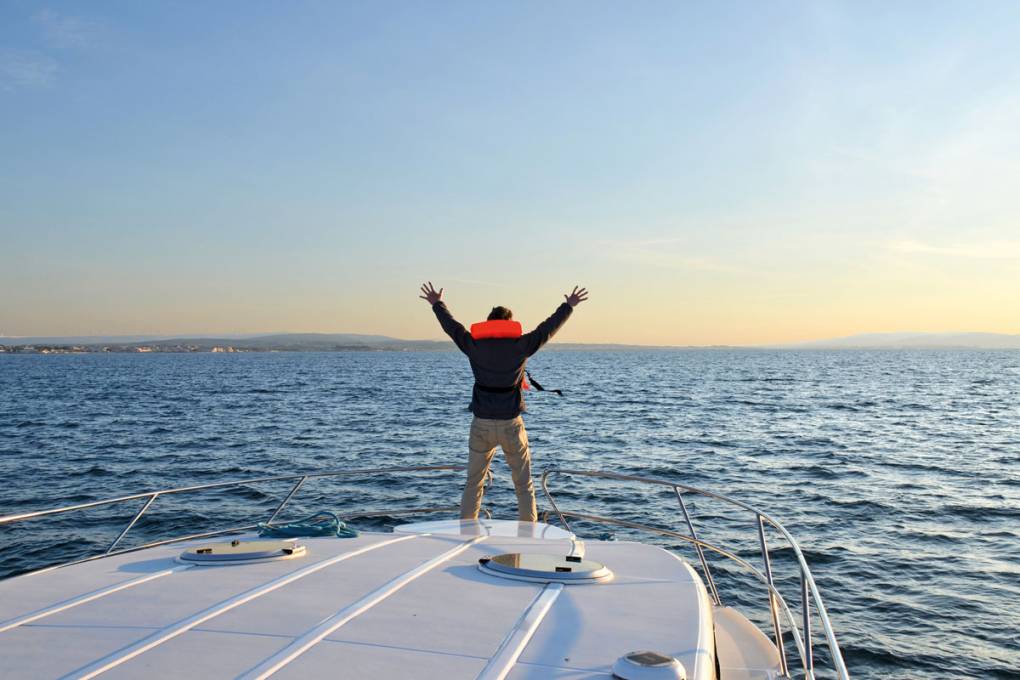 Das warme Wasser des Étang de Thau genießen