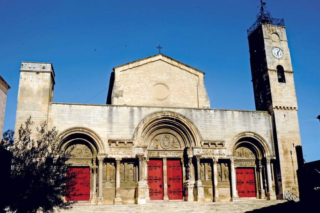 Städte, Stiere und wilde Camargue gallery image