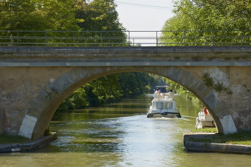 Explorer le village en circulade de Bram