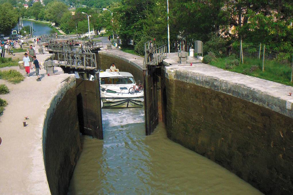 Narbonne und seine 2000 Jahre Geschichte gallery image