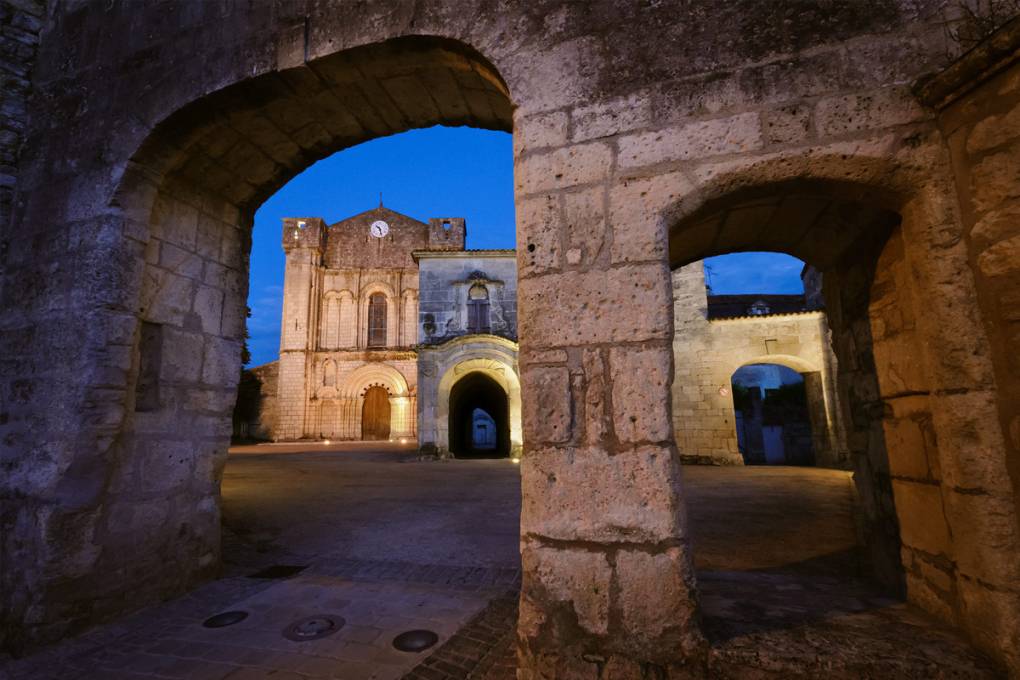 Explorer l'Abbaye de Bassac