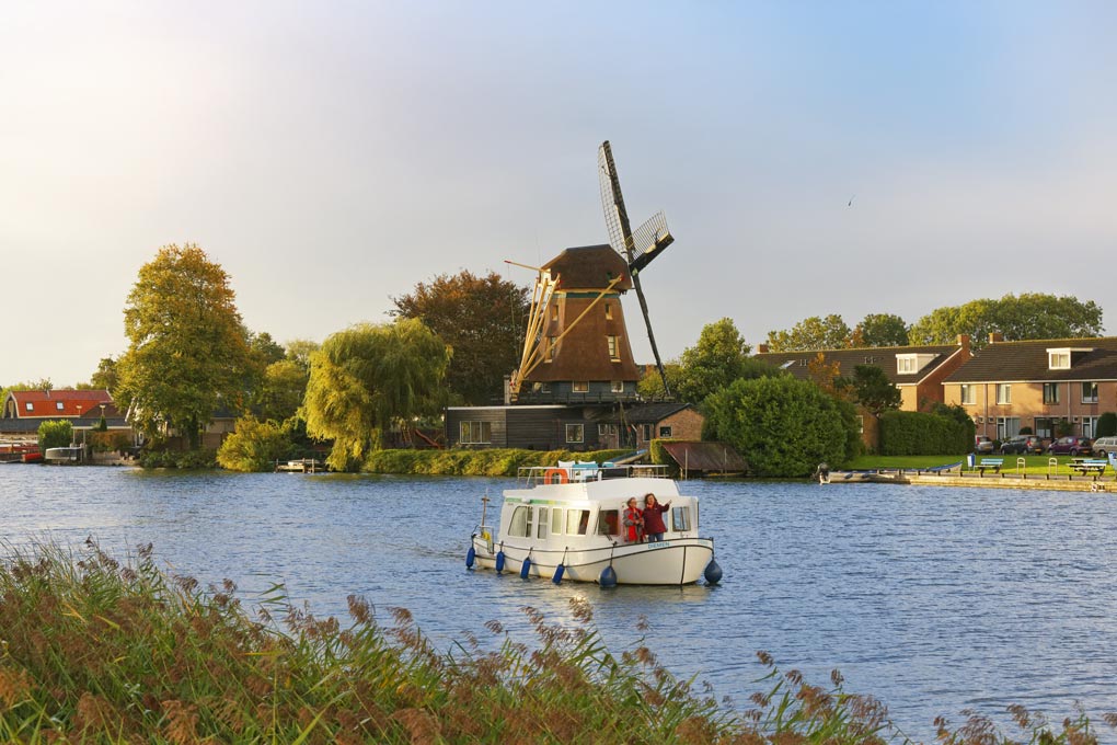 Through the heart of Holland by boat