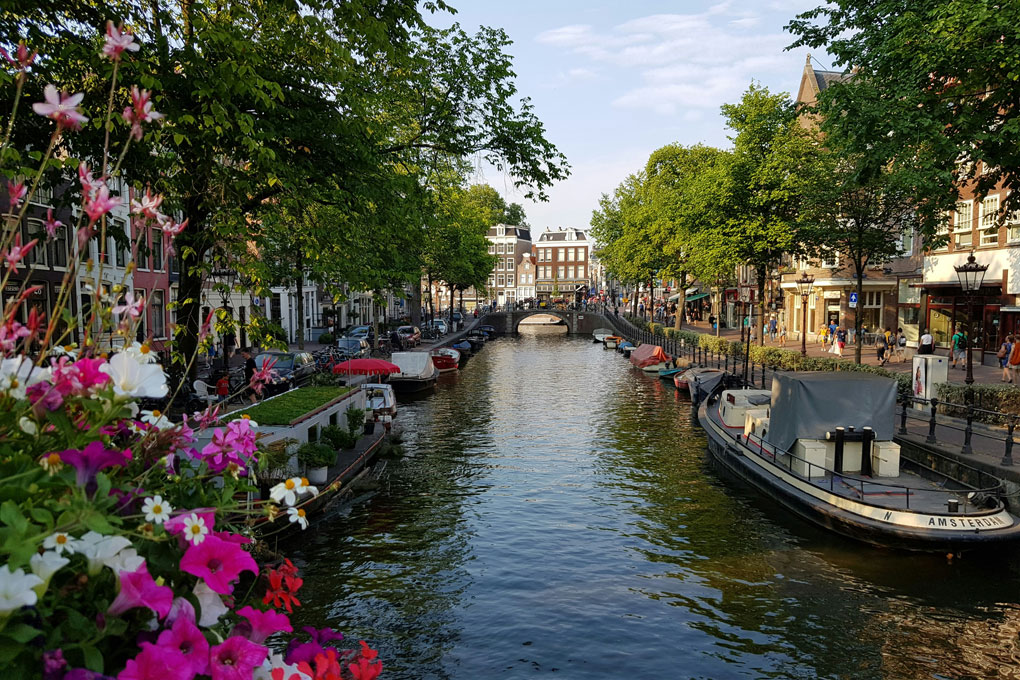 Amsterdam round trip: a weekend by boat