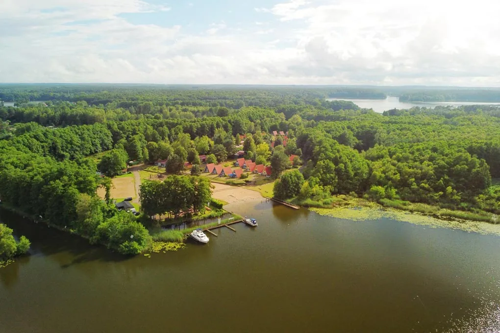 Palais, lacs et villages secrets – En péniche de Zehdenick à Lindow