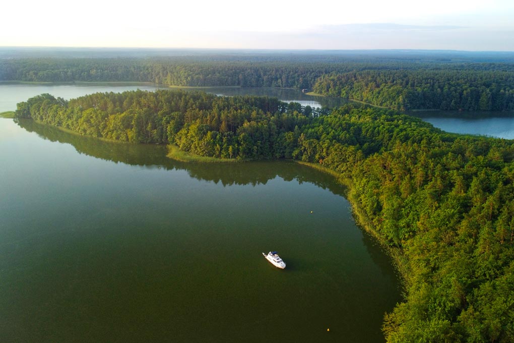 Von Fürstenberg nach Lychen – eine märchenhafte Bootsfahrt durch Wälder und Seen