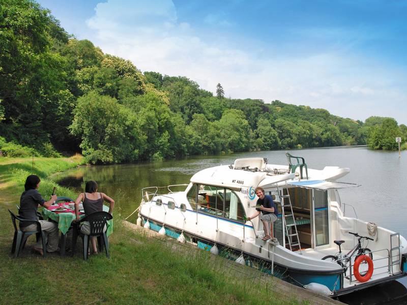 Châteaux sur la Mayenne gallery image