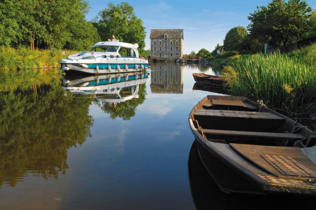 Châteaux sur la Mayenne gallery image