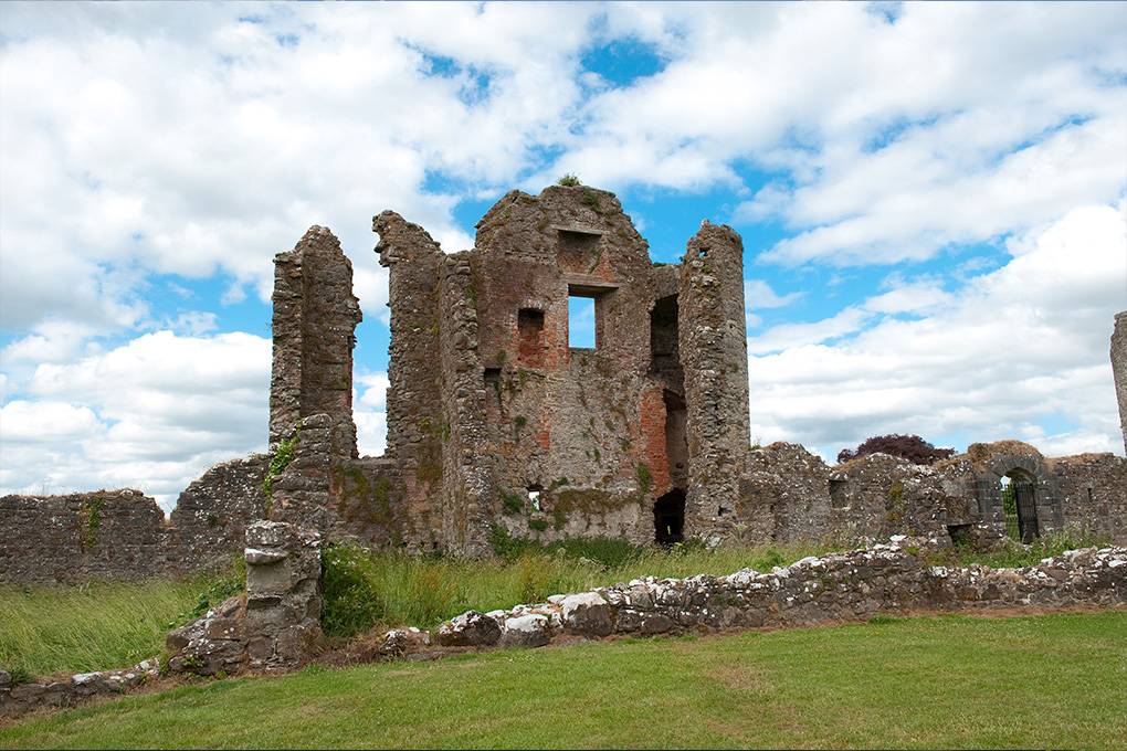 Explorer les ruines de Crom Castle