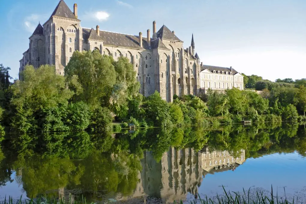 Town and Nature in Anjou