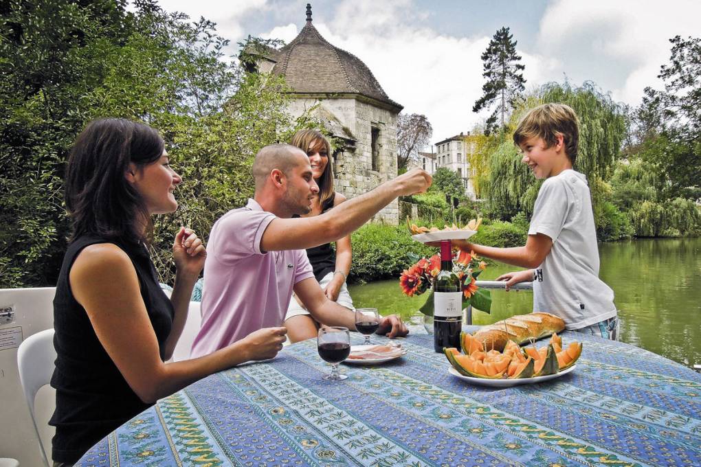 Vignobles de Buzet et armagnac de Condom gallery image