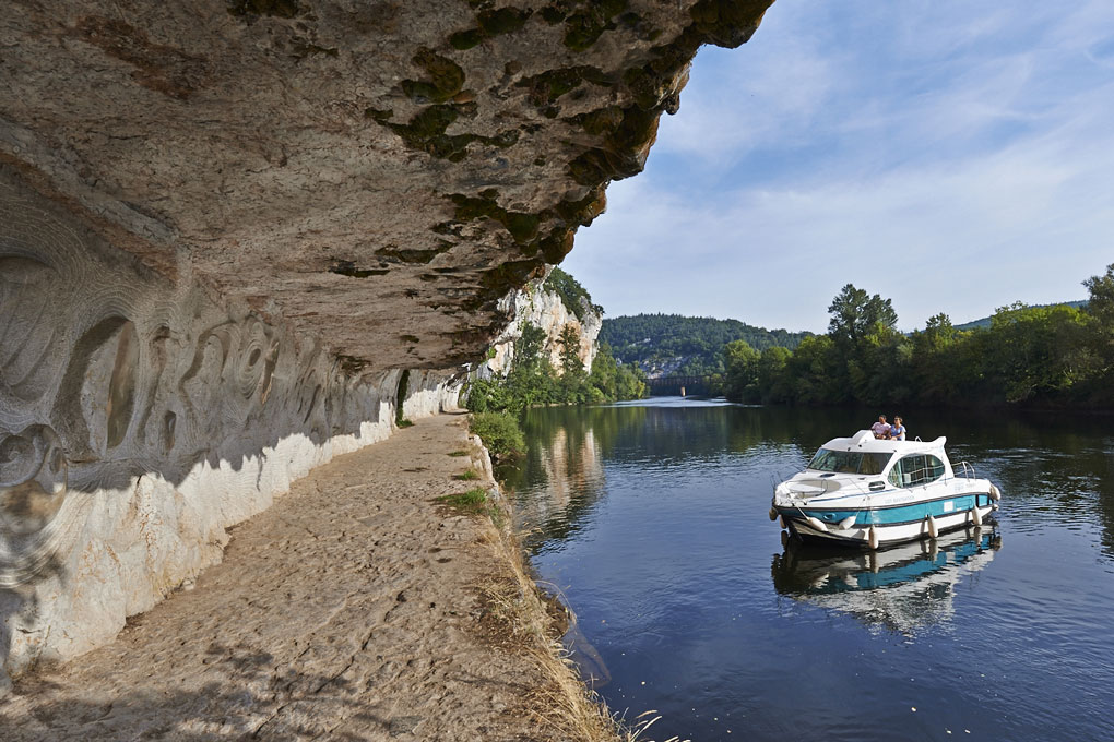 La fresque sculptée dans la roche