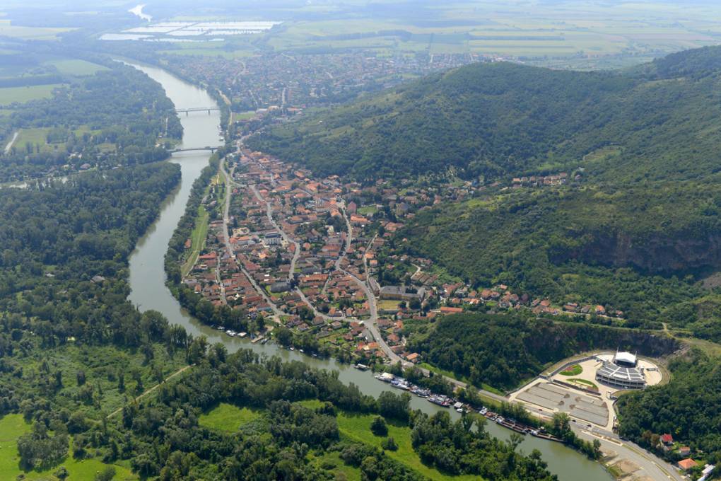 Royal Wines and Calm Rivers gallery image