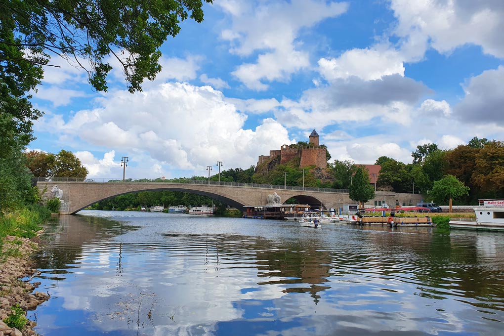 On the Saale, between history and silence