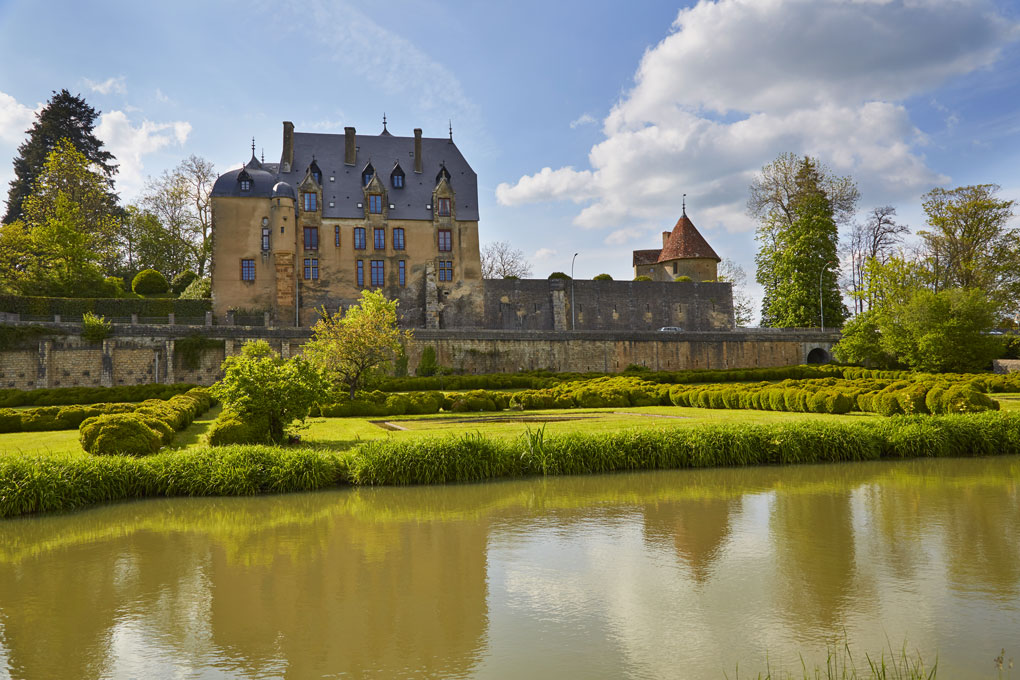 Châtillon-en-Bazois – das Schloss auf dem Hügel vom Boot aus entdecken