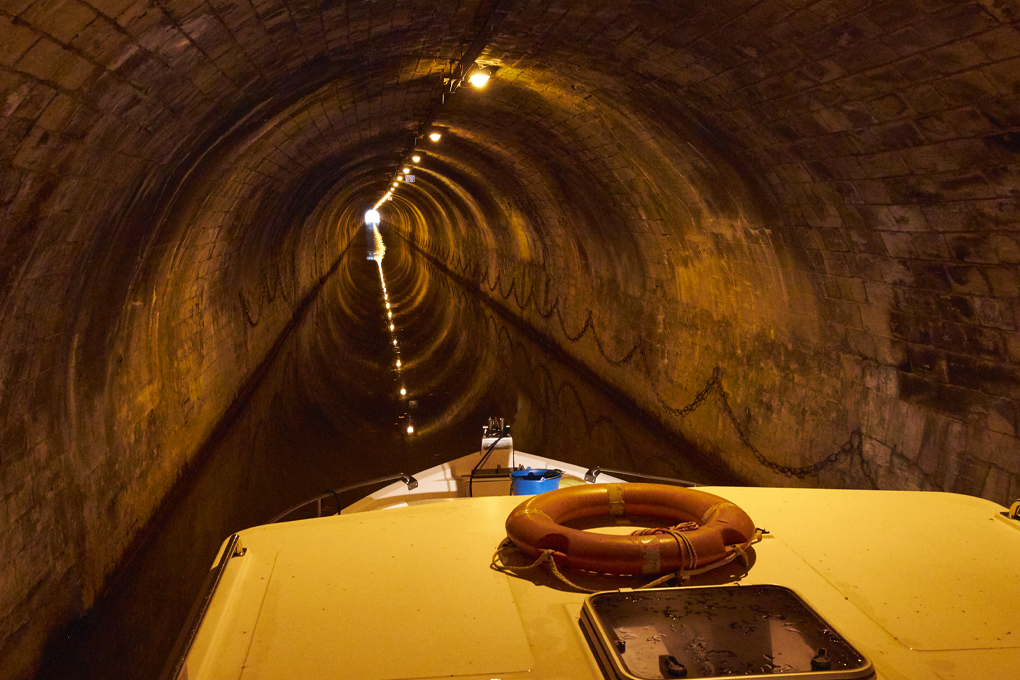Den Tunnel von Saint-Albin durchqueren