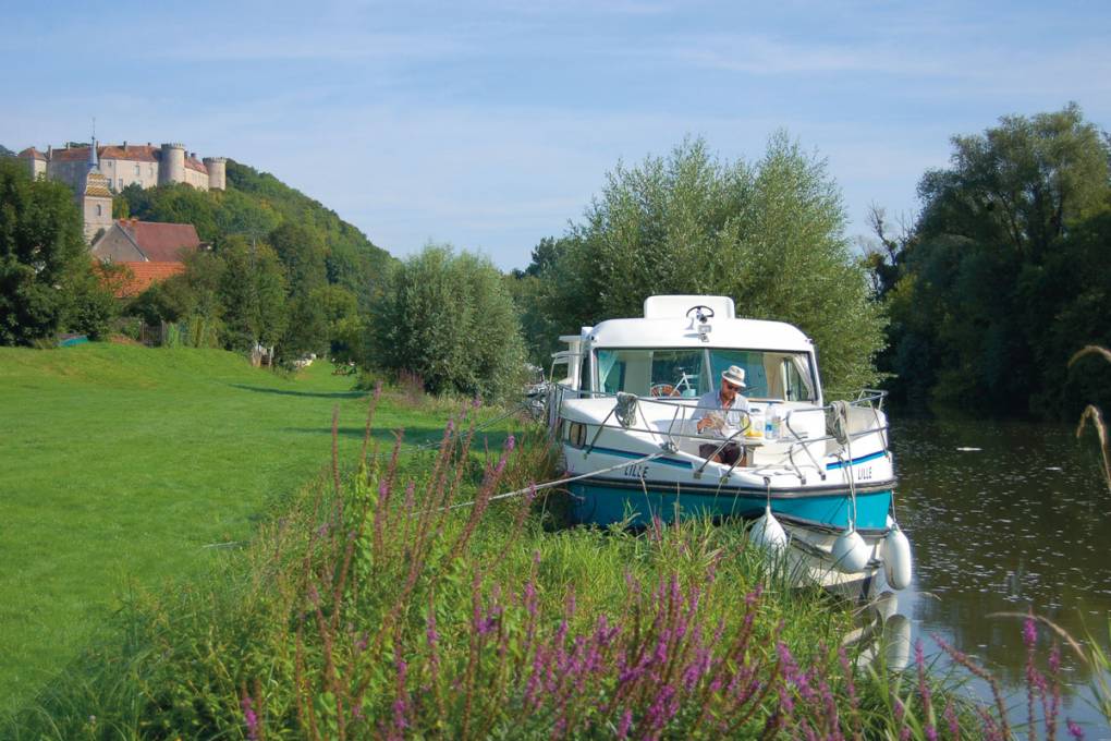 Hausbootfahrt auf der kleinen Saône gallery image