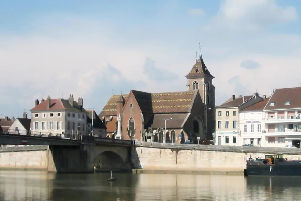 Saint-Jean-de-Losne besuchen – ein Knotenpunkt der Wasserwege