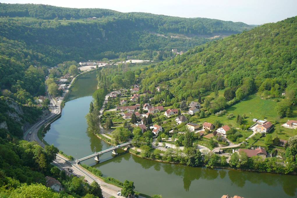 Se détendre au bord du Doubs