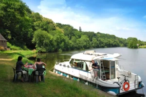 Ausstattung und Einrichtung unseres Modells - Cruiser Comfort 8/10 Pers.