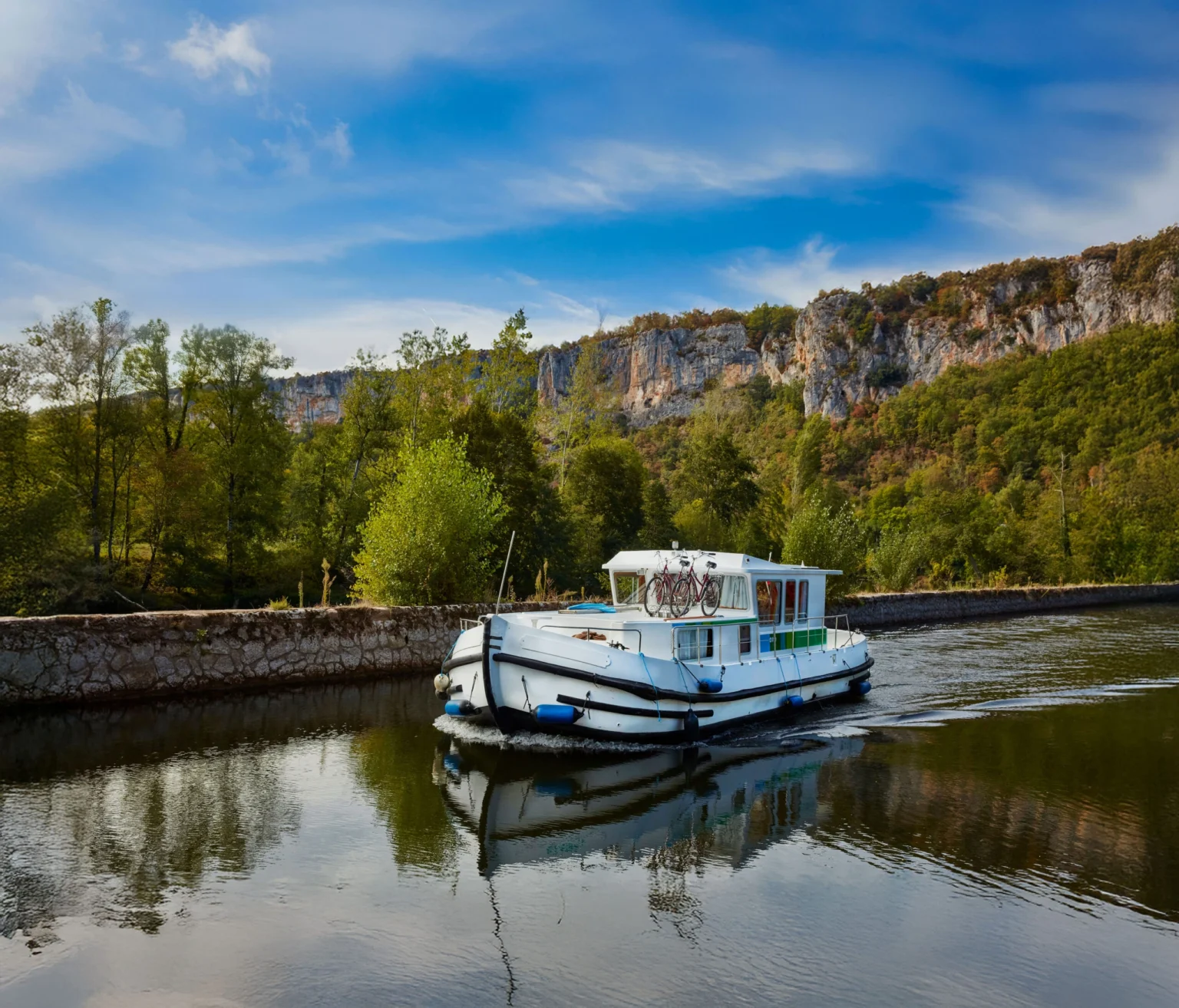 Vue extérieure de notre modèle de bateau sans permis - Pénichette Comfort 4/6 Pers.