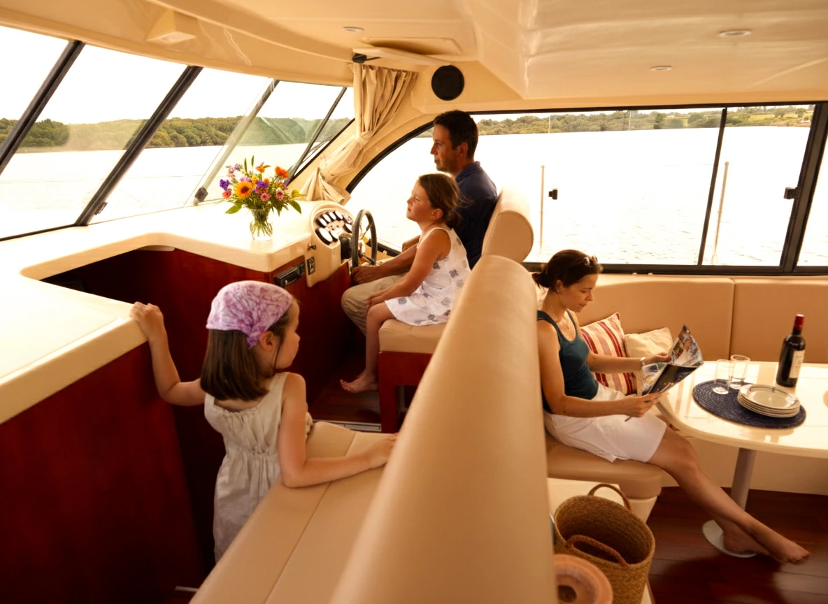 Features and Layout of Our Model - Cruiser Premium 8/10 Pers.