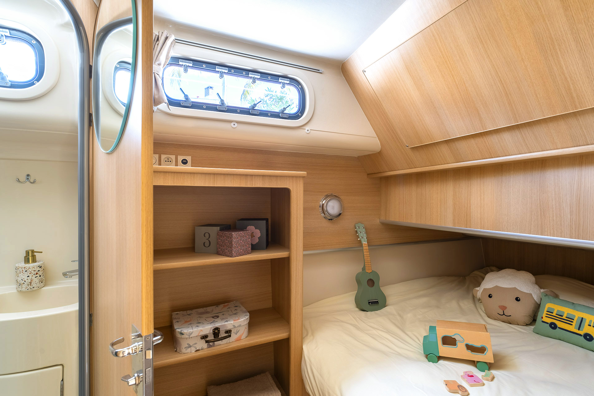 Cruiser Premium+ 6/8 Pers. gallery image