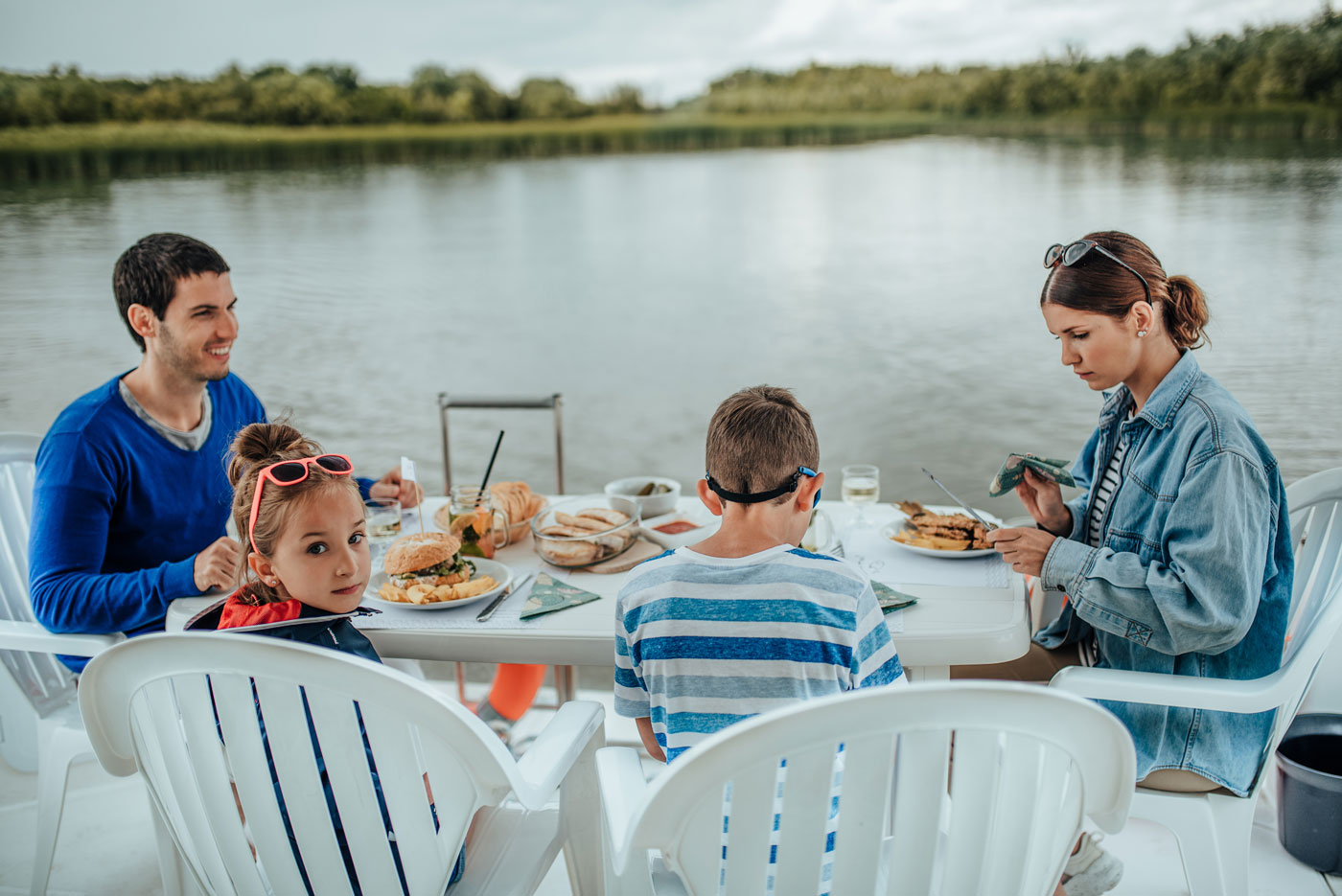 Warum ein Hausboot mieten mit Kindern?