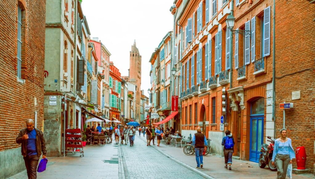 ville de Toulouse en bateau sans permis
